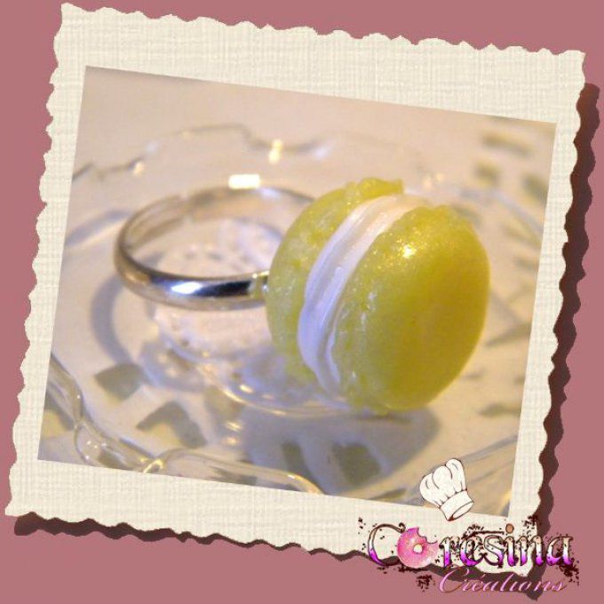 bijoux gourmands:Collection PASTEL Bague macaron "sorbet citron chantilly"