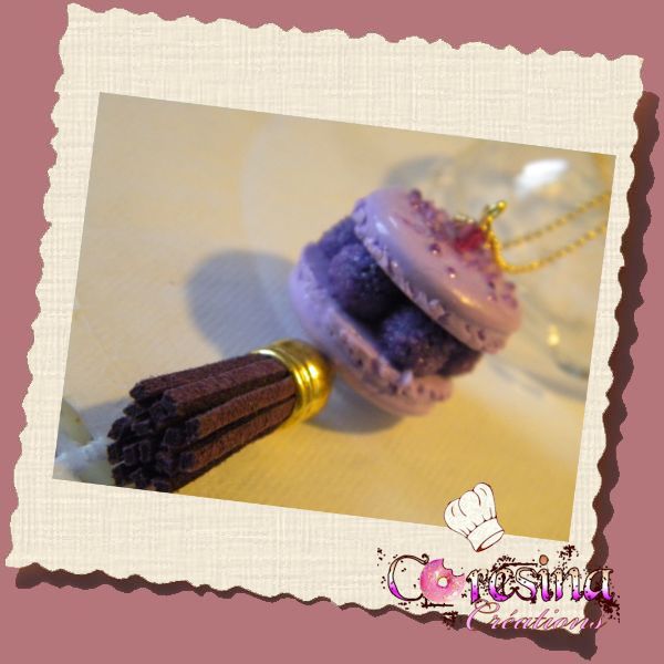 bijoux gourmands:Collier Macaron FRAISE SUCRE  a la violette