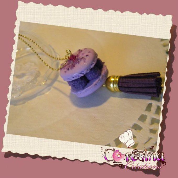 bijoux gourmands:Collier Macaron FRAISE SUCRE  a la violette