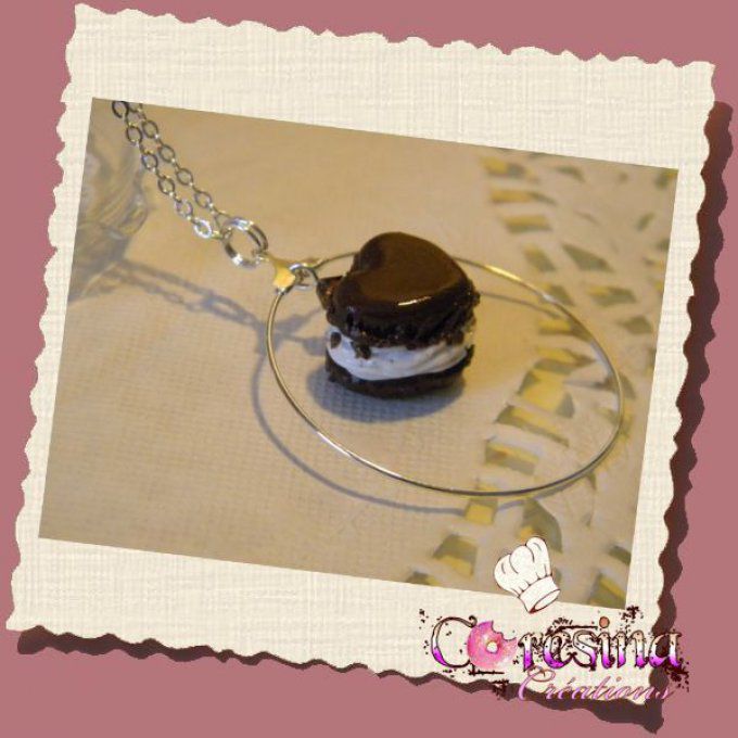 bijoux gourmands:Collier Macaron coeur chocolat stracciatella