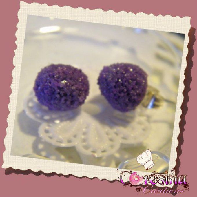 bijoux gourmands:Puces d'oreilles "FRAISE SUCRE" a la violette